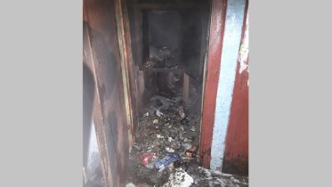 Фото: Бытовой мусор привел к пожару в жилом доме Череповца