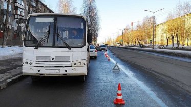 Фото: В Череповце автобус сбил школьницу