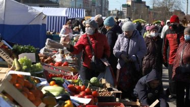 Фото: Ярмарку у Ледового дворца посетили порядка 5 тысяч череповчан