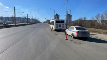 Фото: Нетрезвый пассажир выпал из автобуса в Череповце