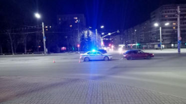 Фото: На Красноармейской площади в Череповце под колесами авто оказался пешеход