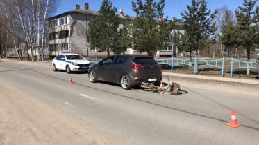 Фото: Пенсионерка на велосипеде попала под колеса иномарки в Череповецком районе