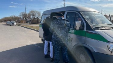 Фото: 7 машин арестовали в Череповце приставы из-за долгов