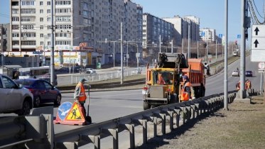 Фото: 55 машин убирают улицы Череповца