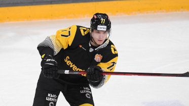 Фото: Защитник «Северстали» продлил контракт с клубом Череповца