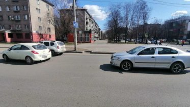Фото: Автоледи на иномарке Opel попала в ДТП на Сталеваров