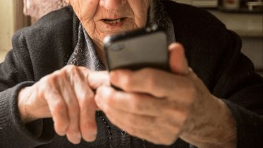 Фото: Череповецких пенсионерок обманули почти на 750 тысяч рублей