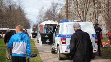 Фото: Череповчанин разгромил автомобили битой