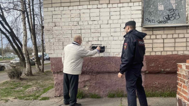 Фото: Полиция и главы управ борются с рекламой наркодилерства в Череповце