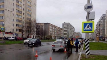 Фото: 11-летняя девочка попала под колеса молодого автомобилиста в Череповце