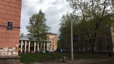 Фото: Испорченную подрядчиком территорию в сквере на Доменщиков восстановят