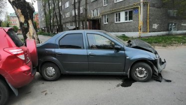 Фото: Три иномарки столкнулись в центре Череповца