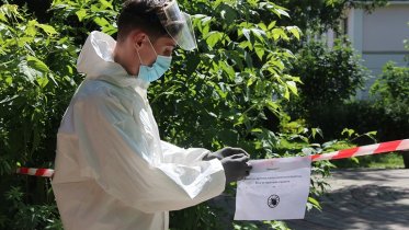 Фото: 140 череповчан покусали клещи за неделю