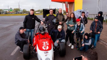 Фото: Студенты Череповца показали гоночный болид собственного производства