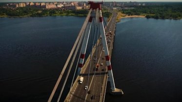 Фото: В Череповце с Октябрьского моста сняли ребенка