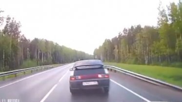 Фото: Крупной аварии на трассе под Череповцом чудом удалось избежать