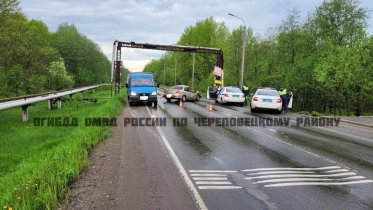 Фото: Два водителя попали в череповецкую больницу после аварии на трассе