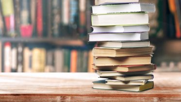 Фото: Череповчан призывают передать больницам и детсадам ненужные книги