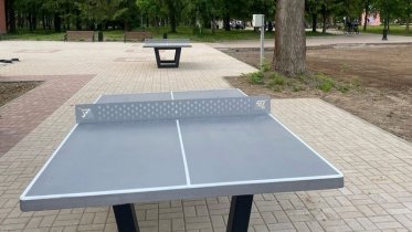 Фото: Антивандальные столы для тенниса появились в парке КиО