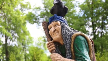 Фото: В парке КиО заметили Бабу-ягу