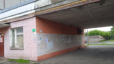 Фото: В Череповце глава управы помог задержать расклейщика рекламы