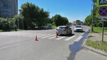 Фото: Десятилетний ребенок попал под колеса иномарки в Череповце