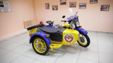 Фото: Милицейский «Урал» появился в здании ГИБДД Череповца