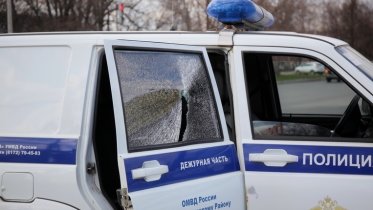 Фото: Мужчину, разгромившего несколько автомобилей, отправят на психиатрическую экспертизу