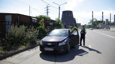 Фото: Автомобиль с поддельными номерами был замечен в Череповце