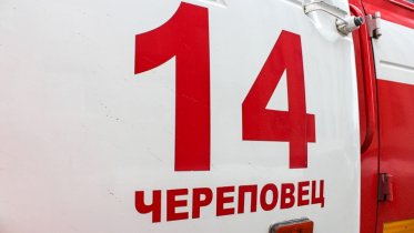 Фото: Бесхозный дом сгорел на дачах в Череповце