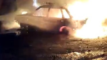 Фото: Отечественная легковушка сгорела на Маяковского