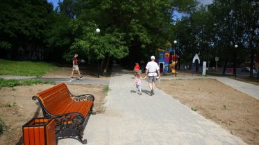 Фото: Сквер на Моченкова стал благоустроенным