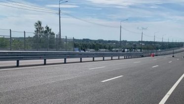 Фото: Череповчан просят освободить парковки у нового моста