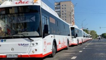 Фото: Автобусы маршрута № 9 вышли на Архангельский мост