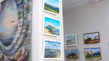 Фото: Череповчан приглашают на выставку «Две эпохи, два моста»