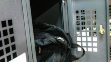 Фото: Сломав дверцу, череповчанин похитил из ячейки в магазине чужую сумку