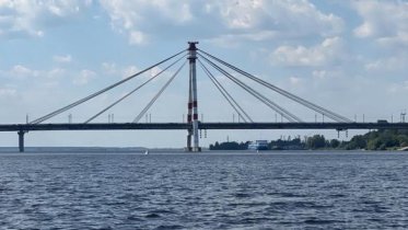 Фото: На всех полосах Октябрьского моста уложен новый асфальт