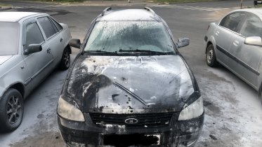 Фото: Отечественная «Лада» вспыхнула в Череповце