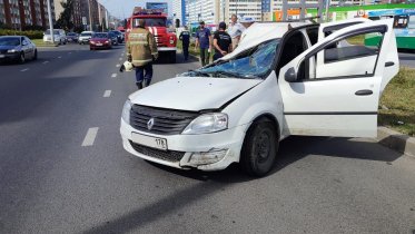 Фото: Один взрослый и двое детей пострадали в ДТП на Октябрьском проспекте
