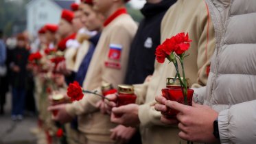 Фото: Жертв терактов вспомнили в Череповце