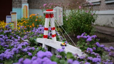 Фото: Фотозона с видом на Октябрьский мост появилась в череповецком детском саду