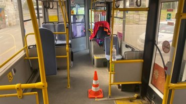 Фото: На проспекте Победы пенсионерка на иномарке протаранила автобус