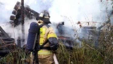 Фото: Под Череповцом вспыхнул дачный дом