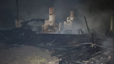 Фото: Под Череповцом сгорел двухквартирный деревянный дом
