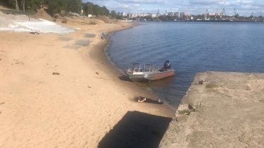 Фото: В Череповце при падении с паромной переправы погиб человек