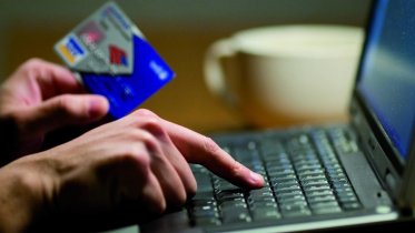 Фото: Жителя Череповца обманули мошенники при покупке коробки передач