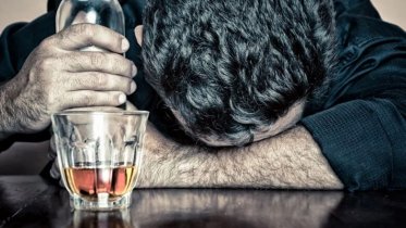 Фото: Череповчанин «под градусом» зарезал собутыльника и продолжил пьяное застолье