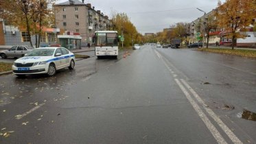 Фото: Пенсионерка и школьница травмировались в автобусе на Краснодонцев