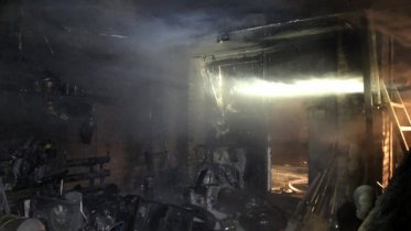 Фото: В Череповце сгорел гараж с автомобилем