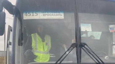 Фото: Водитель рейсового автобуса заплатит штраф за непристегнутую пассажирку